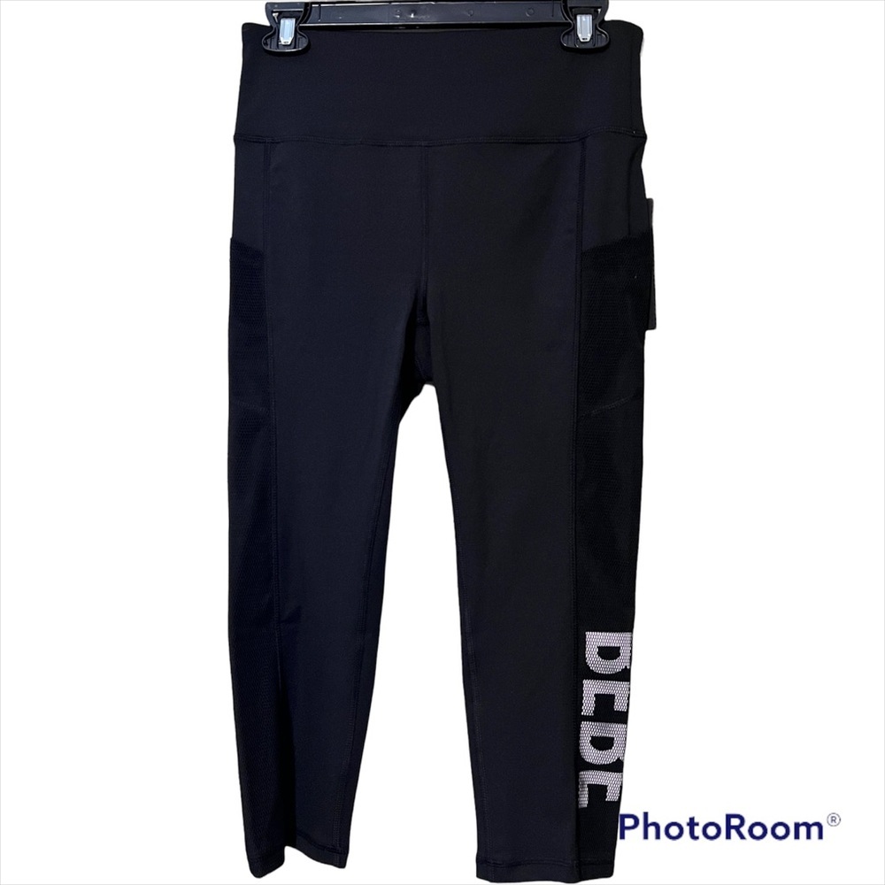 Bebe Sport Medium Black White Net Mesh Capri Wicking 4 Way Stretch Quick Drying